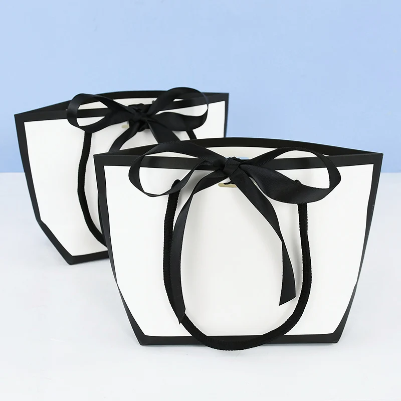 1/3pcs Ribbon Bow White Pardboard Paper Tote Gift Bags with Handles Wedding Favors Gift Bags for Guests Birthday Party Supplies