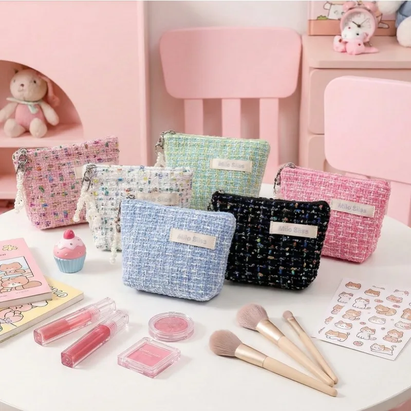 Kawaii Small Travel Cosmetic Bag for Women, Portable Mini Makeup Pouch for Lipstick & Earphone, Cute Storage Wallet for Students