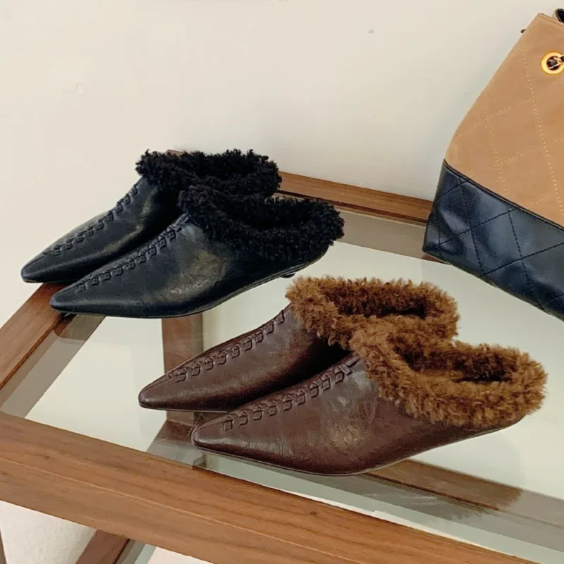 

Winter Warm Fluffy Slippers Woman Retro Sewing Pointed Toe Low Heel Mules Shoes Outdoors Casual Comfortable Fur Slippers