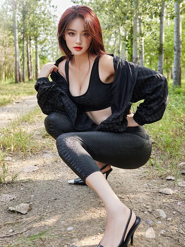 Sexy Uniform Girl Zipper Split Set Sexy Underwear Sweat Suit PU Embossing Suspender Short Top Cropped Pants Slim Black C1YR