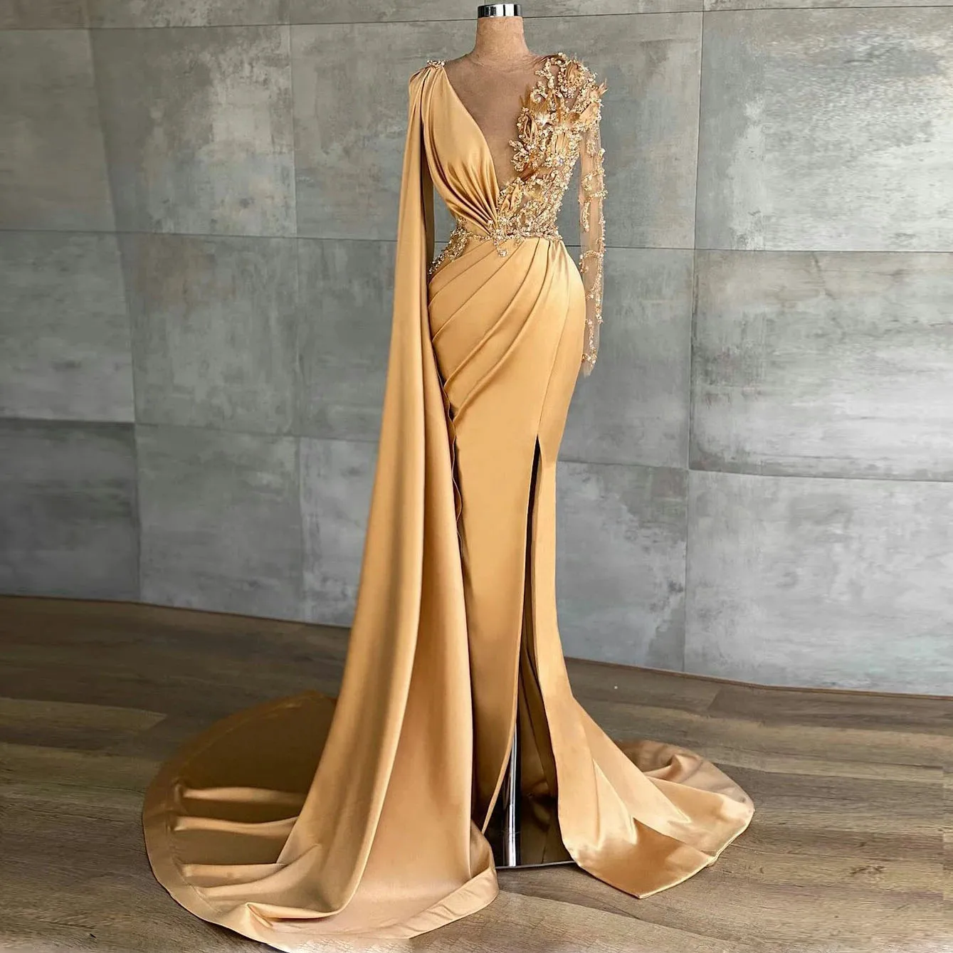 Vestido de noche dorado con cuello en V, vestido de baile con cuentas de manga larga, vestido Formal de banquete de boda de sirena con plumas, personalización de talla grande