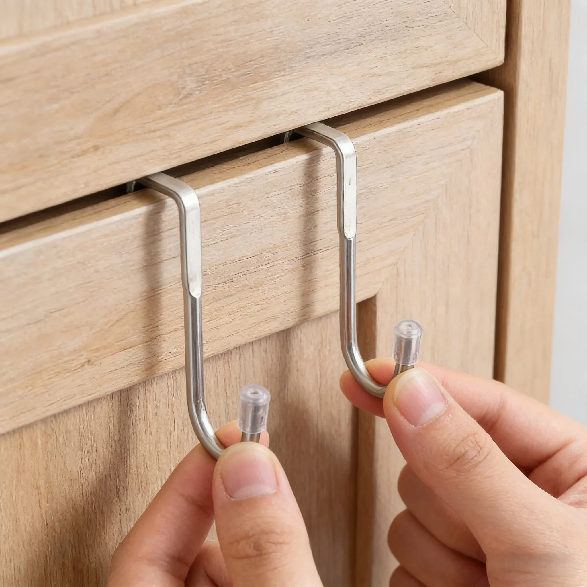 Multi-Purpose No-Trace Metal Hooks - High-Quality Stainless Steel, Silicone Design, Wall & Door Mount, Storage Solution.