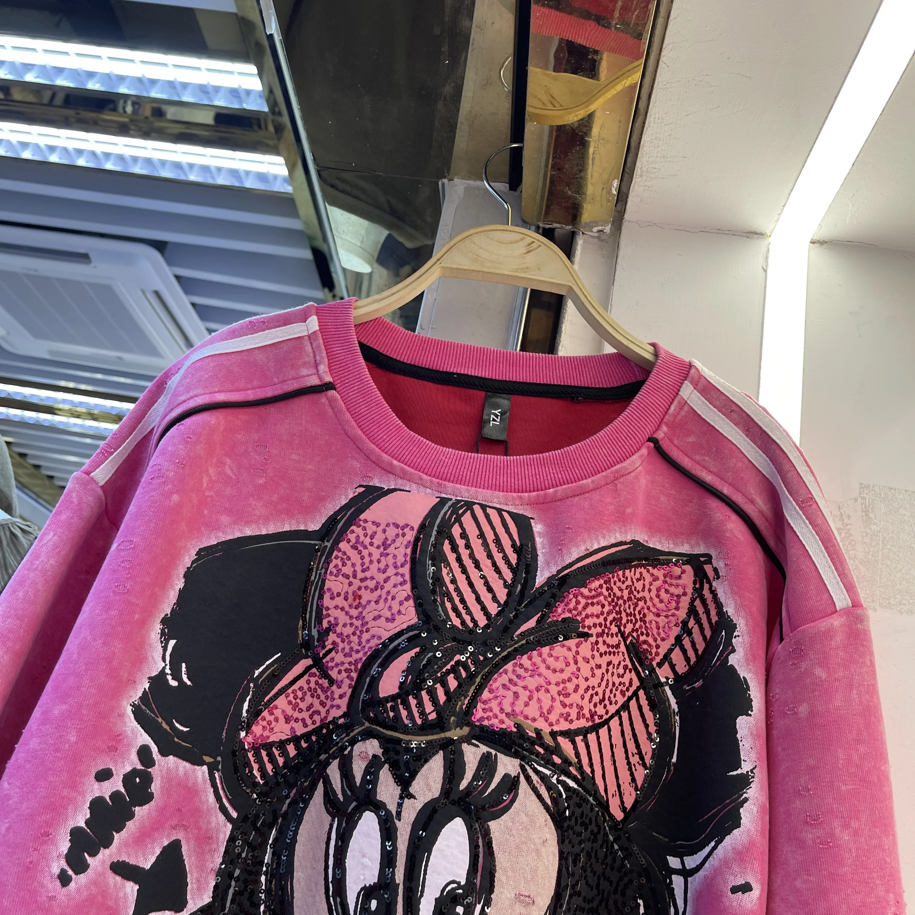 2025 Autumn Heavy Washed Cotton Cartoon Print Loose Round Neck Pullover Sweatshirt for Women Casual Sequin Oversized Top