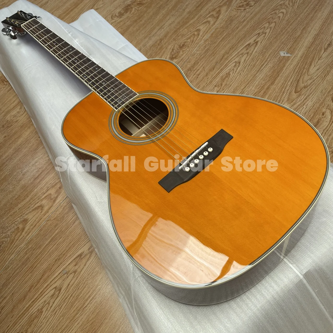 

Yellow OM28 Acoustic Guitar,Real Photos,Sollid Spruce Top,Top Quality,Mahogany Back and Sides,Free Shipping