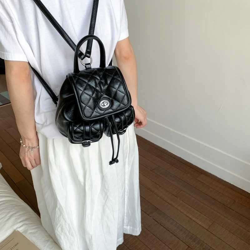 

Classic Elegant Leather Messenger Bag For Women Tote Style Handbag With Shoulder Strap Designer Brand Luxury Make