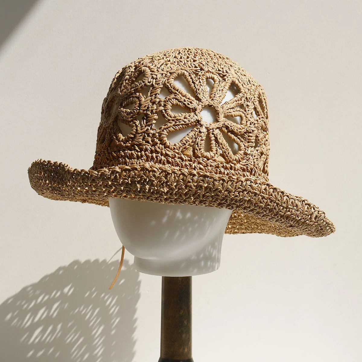 FASHION Blumen-Handarbeit, hochwertige, schlichte 2026 NEUE Sonnenhüte, flache Sommerhüte für Damen, Strand-Panama-Strohhüte, Korbhüte – Detail 7