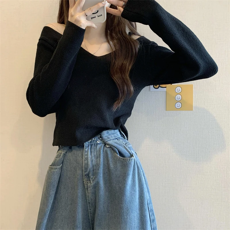 Autumn Women's Korean Sexy Off-shoulder Long Sleeve Slim Short Knitted Sweater