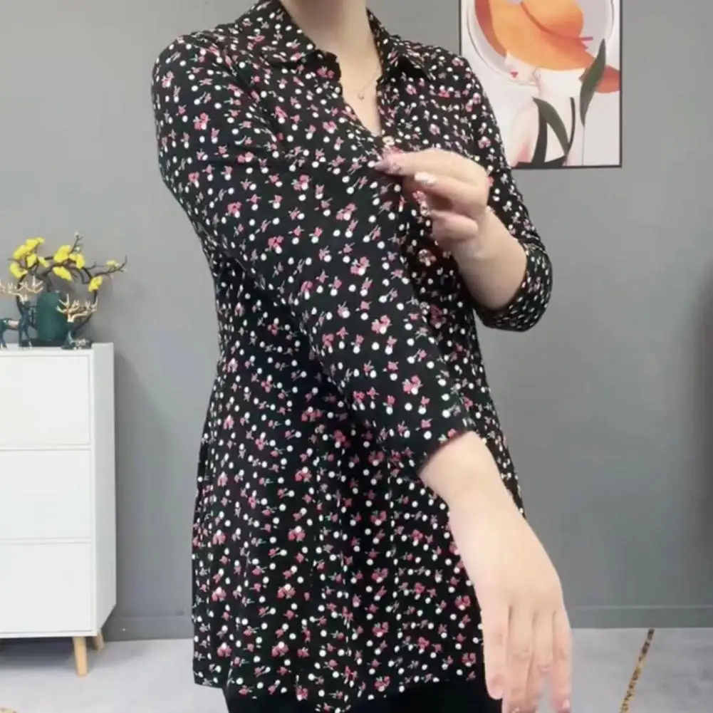 Stylish Women Shirt Floral Print Lapel V-neck Women\'s Pullover Mid-aged Mom Shirt with Long Sleeve Button Half Placket Stylish