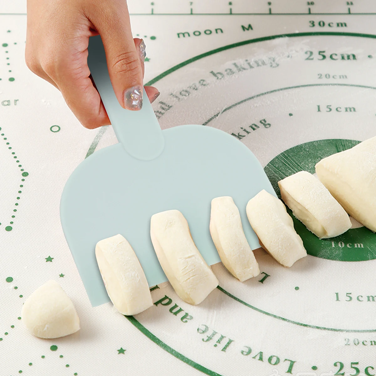 

3 Pcs Flour Spoon Kitchen Tool Butter Scraper Dough Spatula Plastic Pastry Cutting Machine