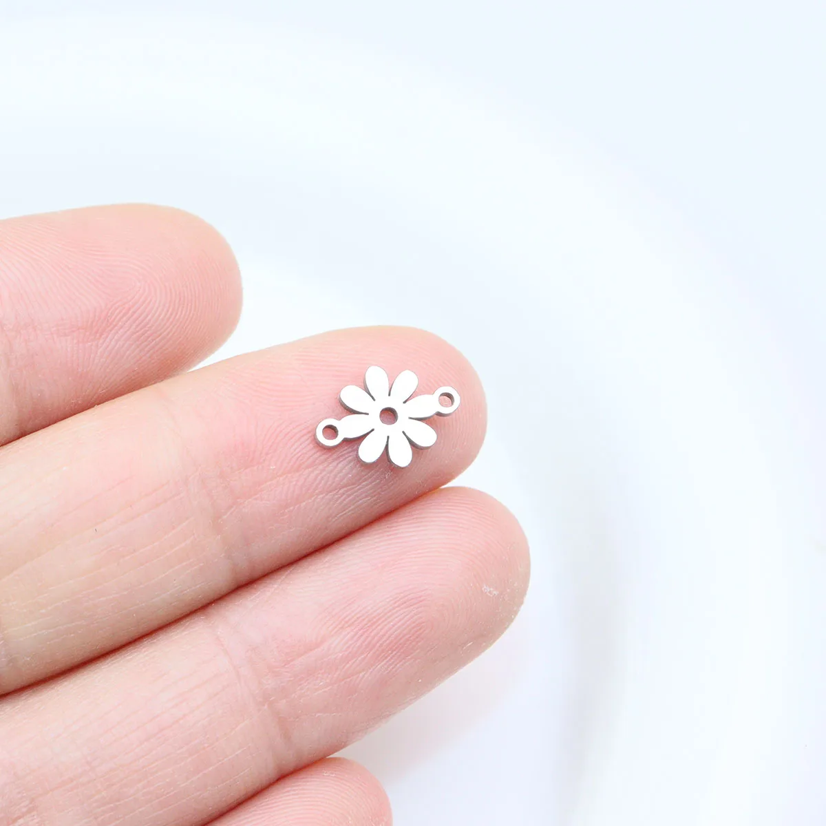 10pcs 스테인레스 스틸 고품질 Mirro 폴란드어 미니 여자 여자 매력 펜던트 DIY Coonector 팔찌 진공 플레이트 방수