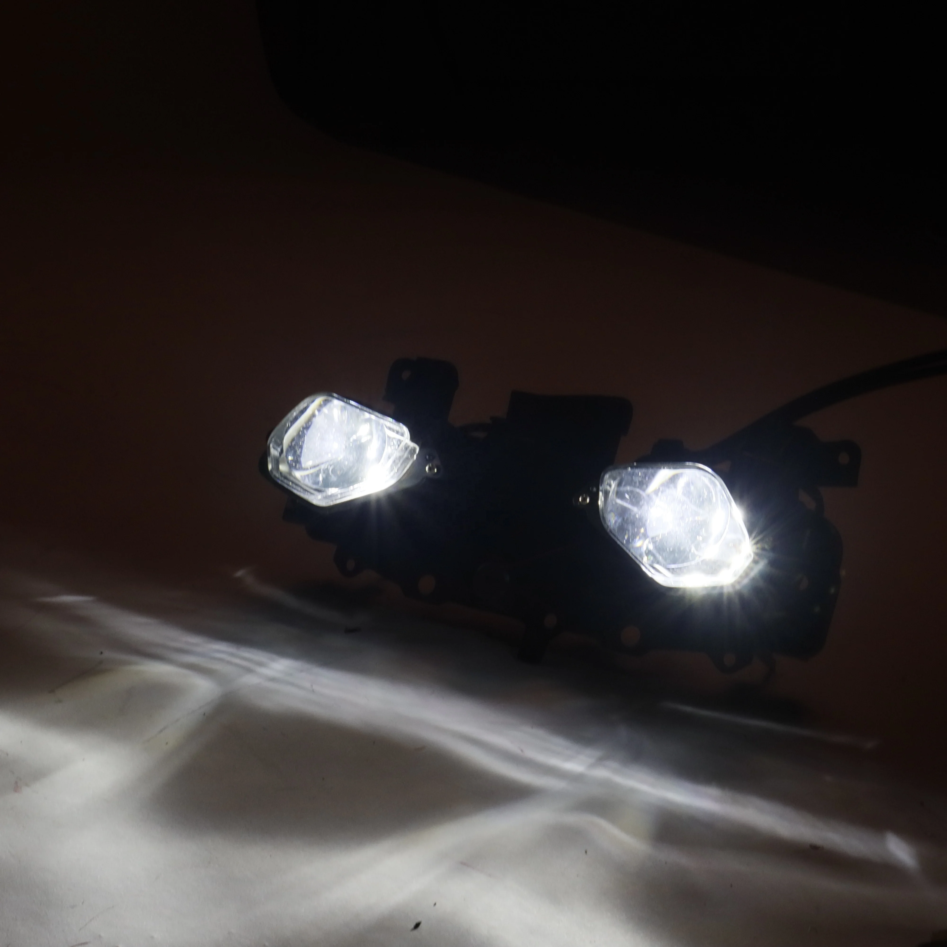 جودة عالية لملحقات الدراجات النارية MT10 MT 10 LED المصباح 2017 2018 2019 2020 2021