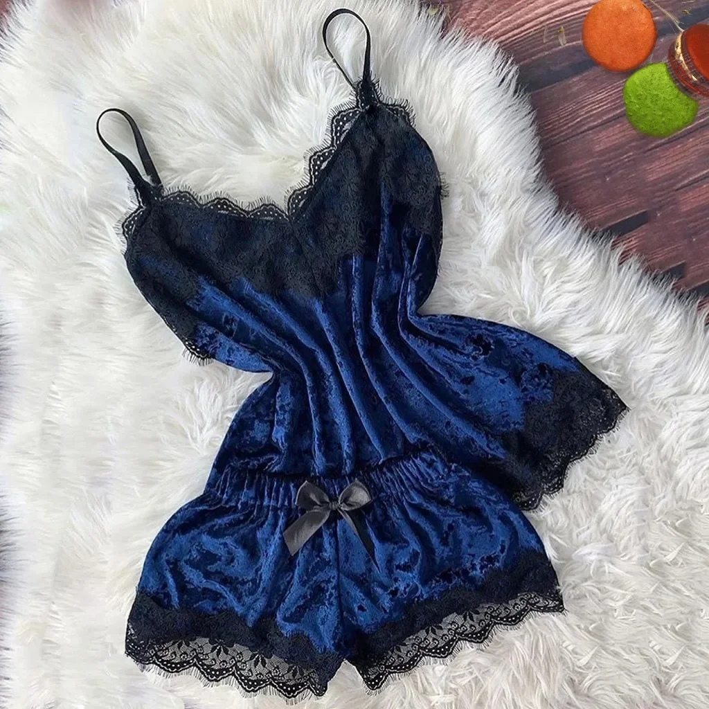 

Autumn Winter Velvet Pajamas Set Women's Sexy Lingerie Sleepwear Nightwear Cute Cami Top and Shorts Pijama Sets Loungewear