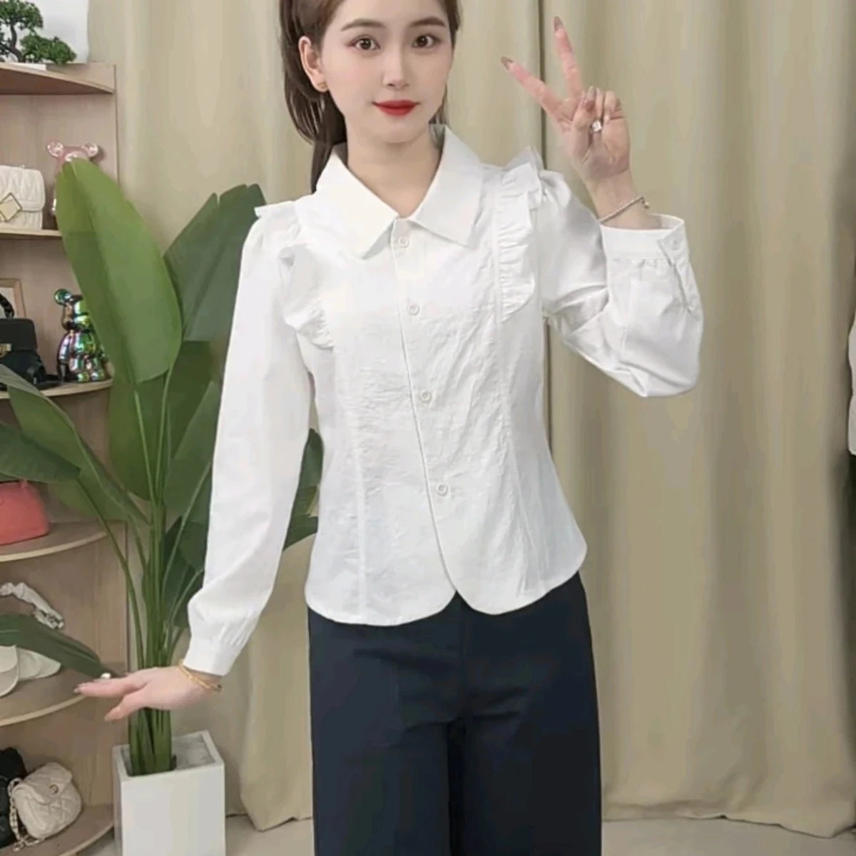 2025 Frühherbst Neue Elegante Damen-Bluse mit Retro-Spitzenbesatz, Schlankmachend, Einfarbig, Lang, Vielseitig