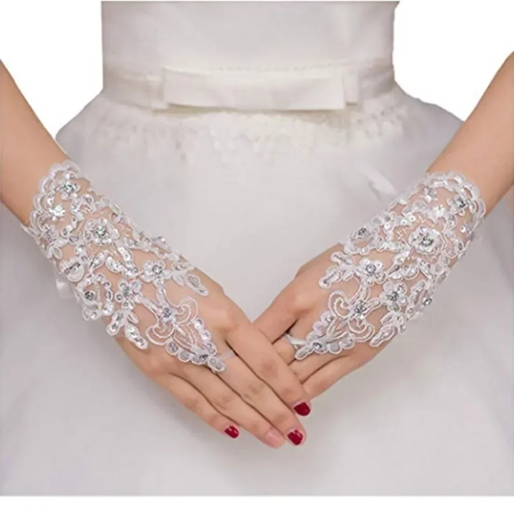 White Ivory Red Short Gloves Wrist Length Fingerless Lace Appliques Sequins Bridal Gloves Wedding Accessories