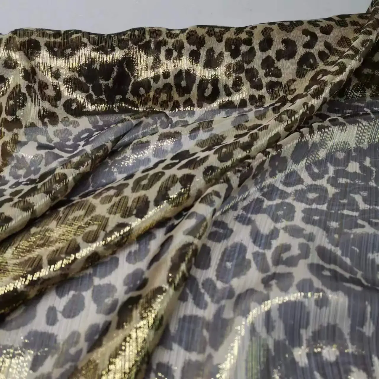 Gran oferta tela de seda patrón de piel de Animal 8mm seda gasa para vestido bufanda Material