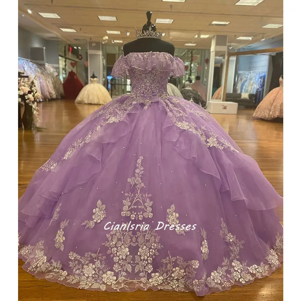 Lavendel Ruches Tiered Rok Quinceanera Jurken Baljurk Uit De Schouder Applicaties Lace Crystal Corset Zoete 15 Party Wear