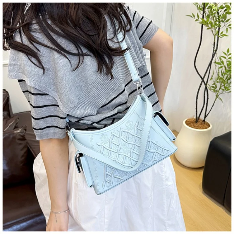 

Women's Handbag Made Of Fine Leather Featuring Trendy Paris Spacious Daily Modern Look​