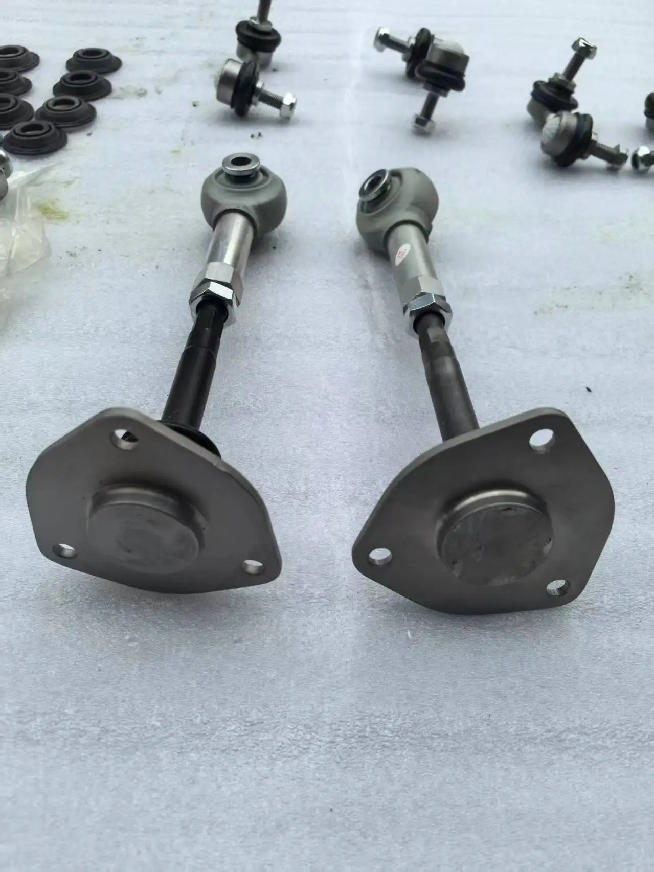 Hot Sale & High Quality Front and Rear Suspension Tie Rod for Ferrari 360 430 OEM 194791