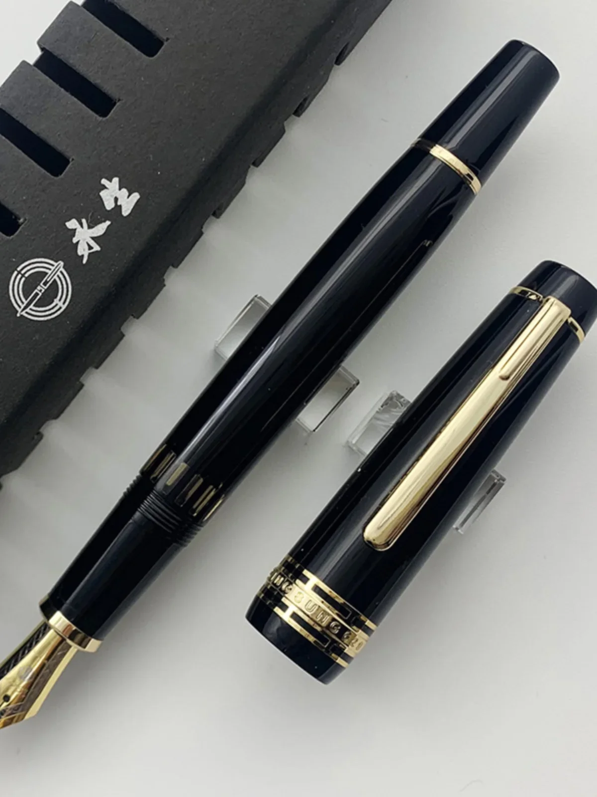 Yongsheng 629 Iridium Gold Pen 32 Daming Tip Pen New Resin Press Pump Piston Ink Absorption Calligraphy Practice