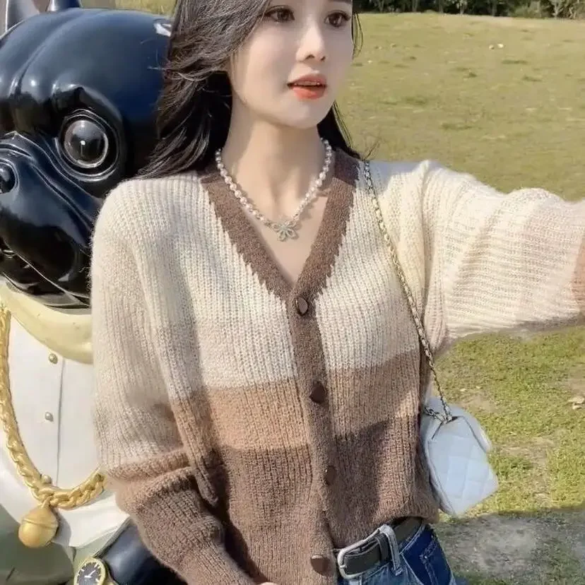 

Women's Soft Supple Sweater Idle Vintage Style For Autumn Striped Color Block V-Neck Cardigan Short Jacket
