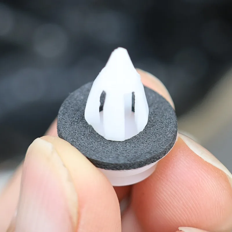 مقاطع تثبيت بطاقة لوحة باب السيارة 51418224768   ل BMW X1 X2 X3 X4 X5 X6 Z4 E61 E82 E90 E91 E92 E93 F20 F22 MINI