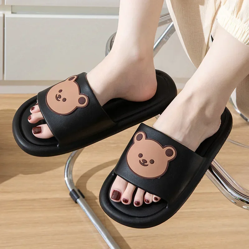 Chinelos de plataforma Little Bear para homens e mulheres, antiderrapante, confortável, ao ar livre, chuveiro, sapatos de casal, casa, verão