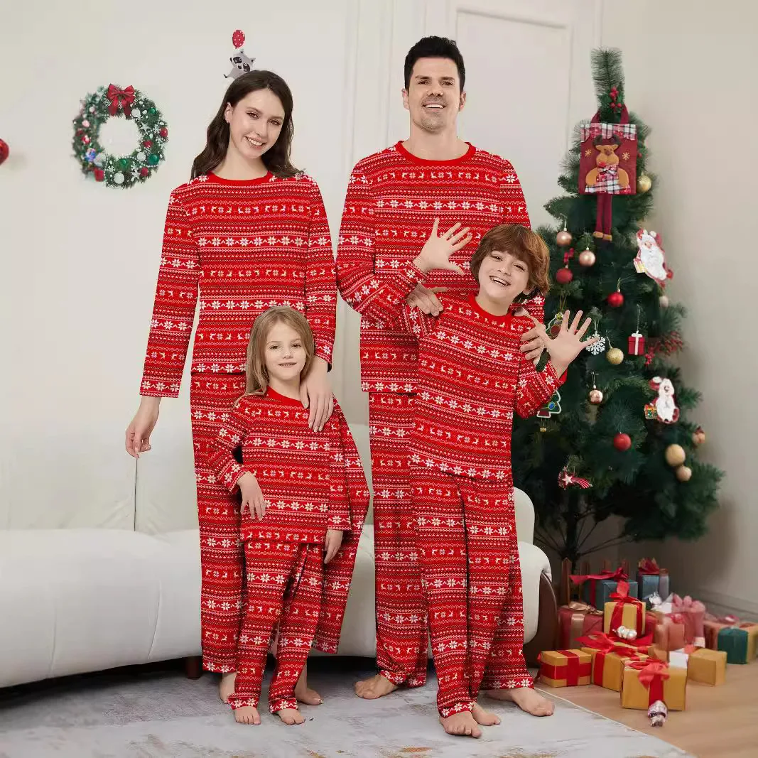 

A great 2025 European and American Christmas new parent-child home set, fully printed red pajamas