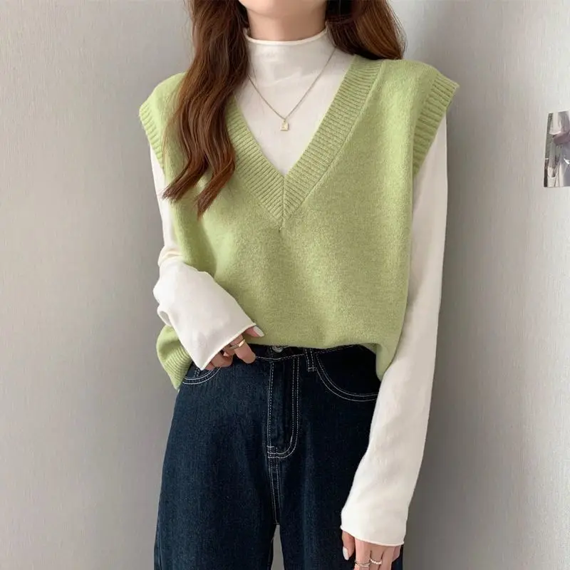 Women's Sleeveless Knitted Vest Thin V-Neck Loose Short Outerwear Base Layer Shirt Spring Autumn Season Polyester Material