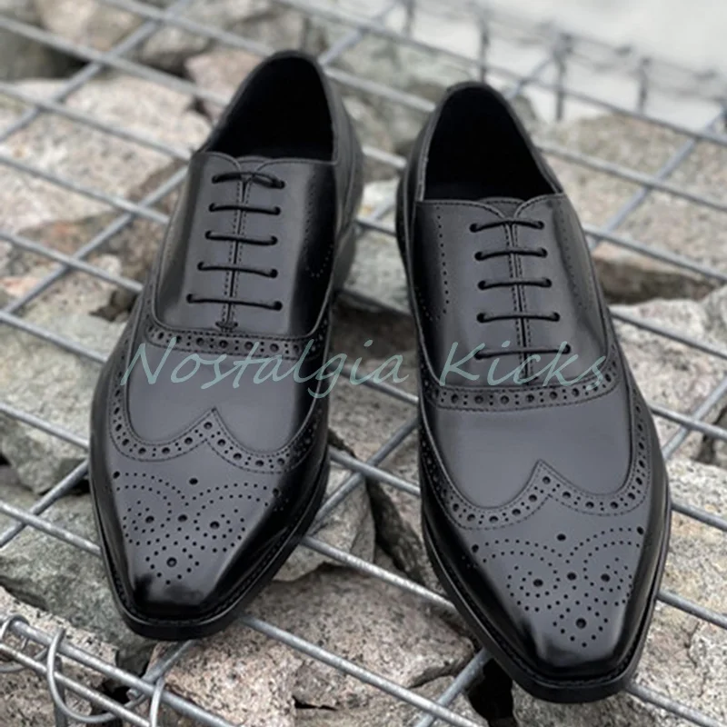 خمر براون البروغ فستان من الجلد أحذية كلاسيكية جلد البقر وضعت مثقب التفاصيل أحذية رجالي الخريف عادية الدانتيل يصل ديربي الأحذية