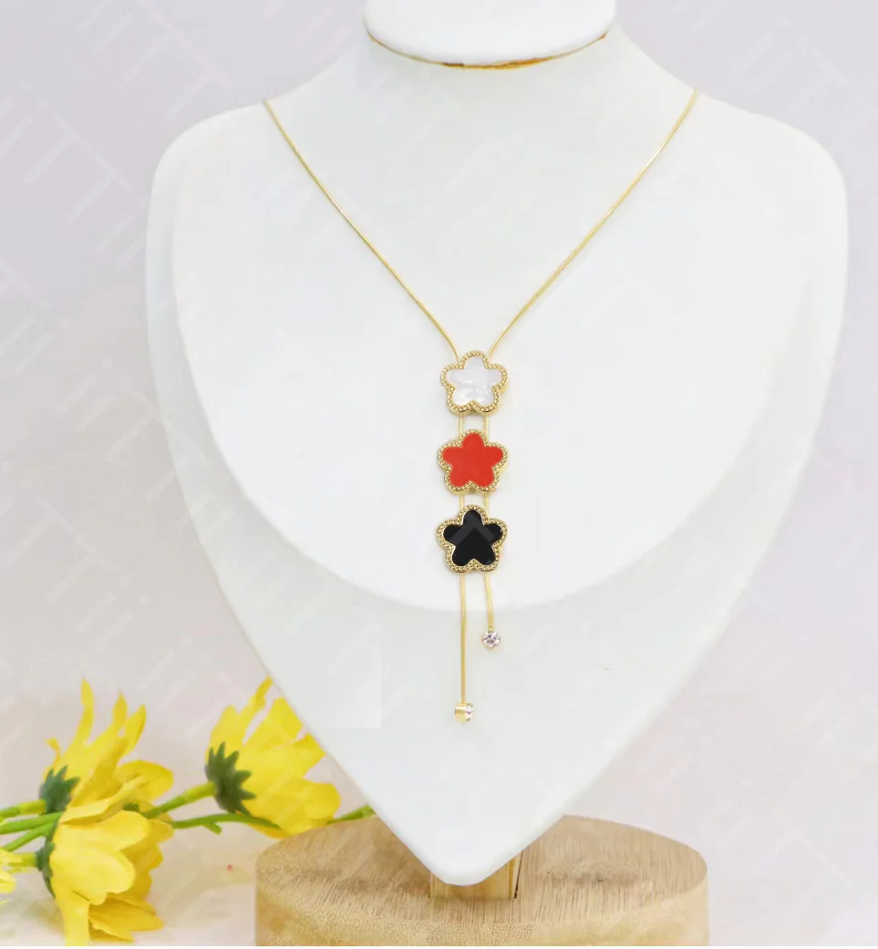 The new 2024 hot fashion classic four-leaf clover/five-leaf flower necklace dress chain for women's party jewelry gifts