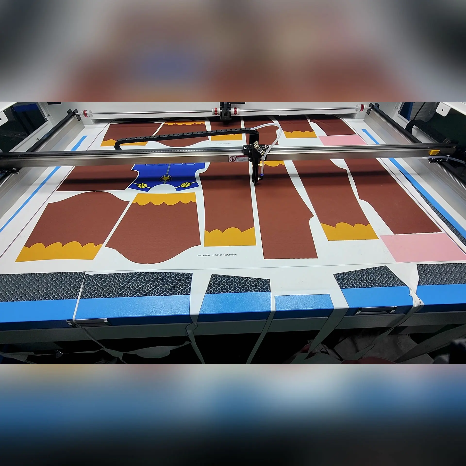 Auto Feeding Table Fabric Laser Cutting Machine  Panorama Camera Positioning  Laser Cutting Machine  1810