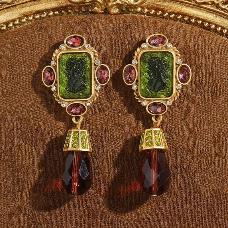 

Vintage Green Glass Drop Earrings High Quality Luxury Brand Wine Red Crystal Bead Designer Jewelry Wedding Palace 2025 Trends