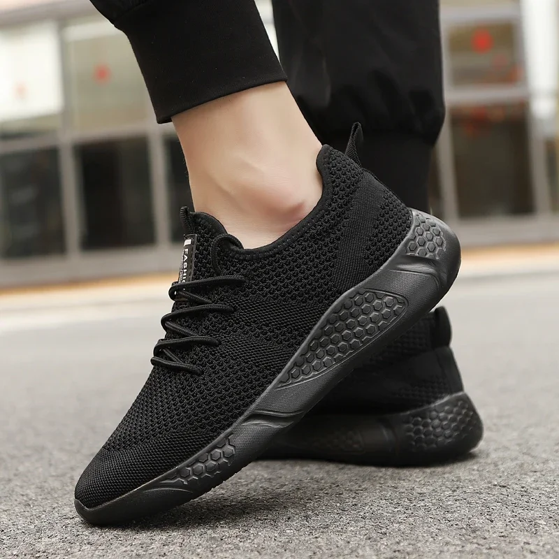 Fujeak Fashion Men Shoes Lightweight Men\'s Sneakers Running Shoes Sports Big Size 50 Breathable Lace-up Women Casual Footwear