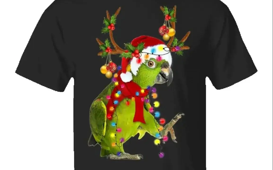 

Santa Parrot Gorgeous Christmas Light Reindeer Xmas Gift T-Shirt 100% Cotton O-Neck Short Sleeve Casual Mens T-shirt Size S-3XL