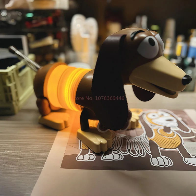 Originele Disney Toy Story Slinky Dog Anime Figuren Slinky Dog Ornament Collectie Speelgoed Nachtlampje Desktop Ornament Op voorraad