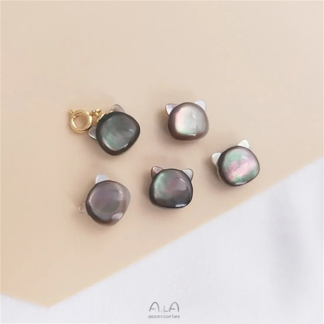 Natural Queen Shell Black Cat Head Half Hole Pendant Shell Through Hole Bead Separation DIY Necklace Bracelet Jewelry Accessorie