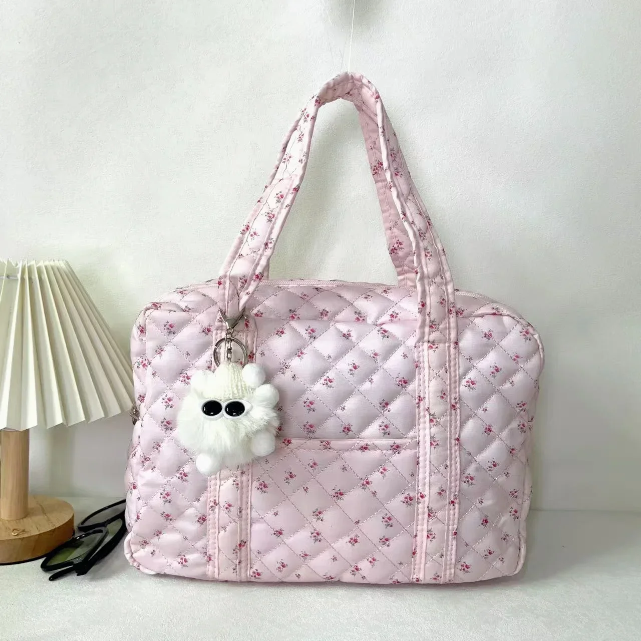 

Белые брикеты, аксессуары, съемная сумка, женская дорожная спортивная сумка с цветочным принтом, кокетка, эстетичная стеганая сумка-пуховик для рыбы, Girlcute