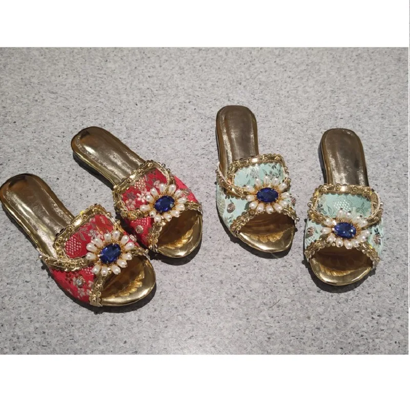 Bohemia Style Round Toe Outdoor Crystal Flowers Summer Women Slippers Chunky Middle Heels Pull On Design Large Size Leisure Shoe