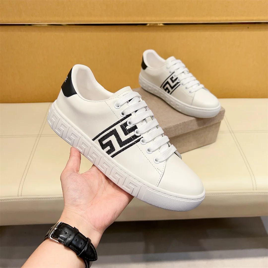 

V Fashion Casual Shoes Durable Dad Shoes Business Leather Shoes Unisex Luxury Sneakers Breathable Lightweight Anti Slip Designer