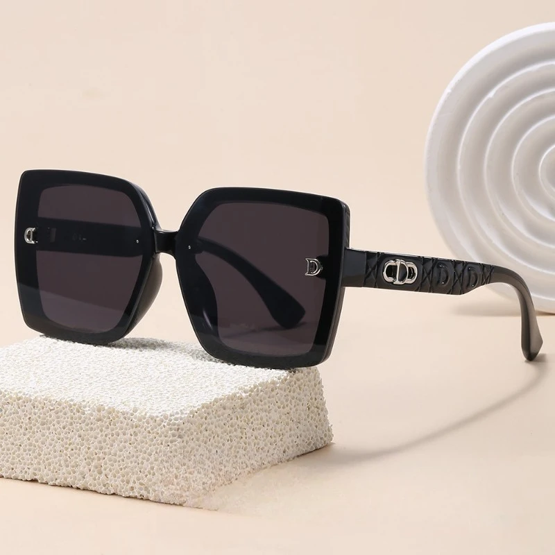 

​​2025 Oversized Square Sunglasses Women, UV400 Polarized Luxury Retro Street Style, Viral Y2K Fashion​​