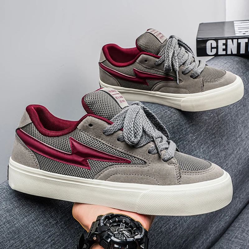 

Two Tone Color Block Men Sport Shoes Lace Up Design Breathable Mesh Surface Soft Cushion Sole Anti Wear Sneakers For Young Men