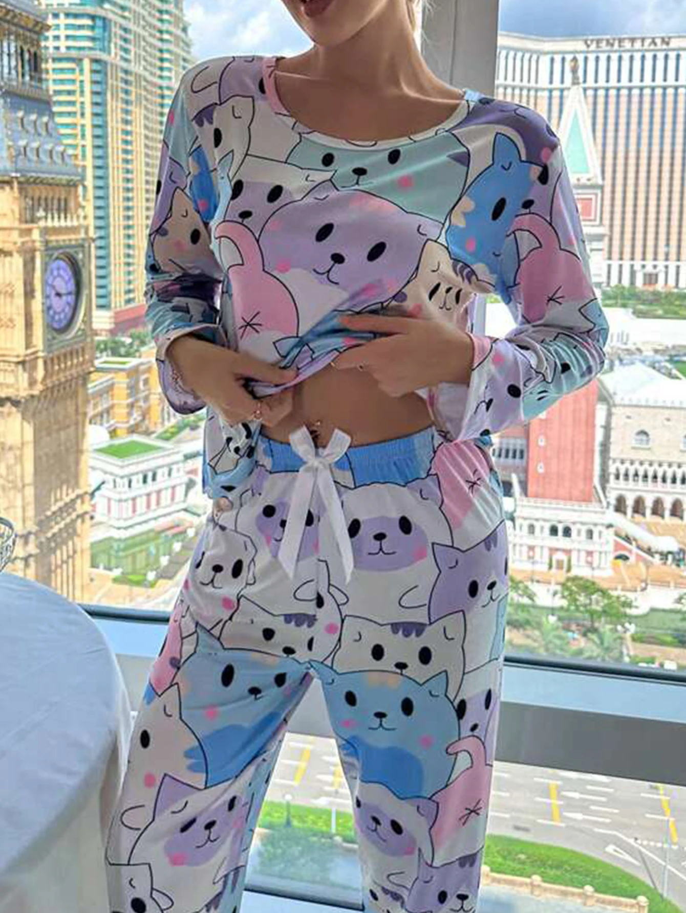 Allover Prints Cartoon Cat Women Pajama Set Long Sleeves Crew Neck Top Elastic Tied Bow Pants Sleepwear Set Casual Autumn