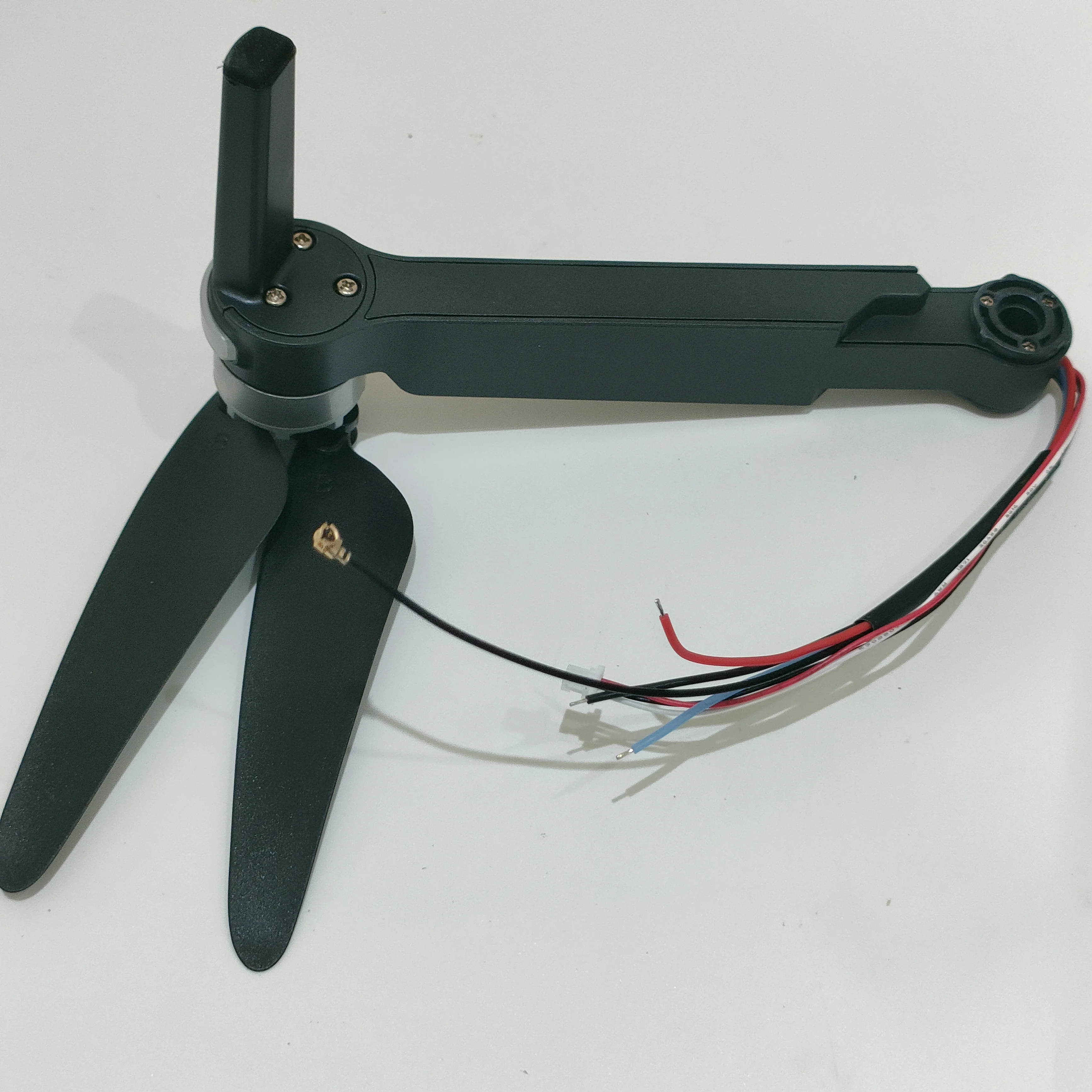 

Передний рычаг B для SJRC F11 Pro F11s Pro Камера GPS FPV HD 2-осевой стабилизированный подвес EIS Профессиональный бесщеточный квадрокоптер RC Дрон