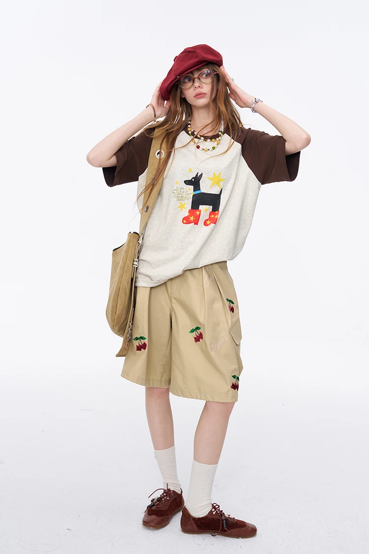 ELFSACK Women's Sweet Short Sleeve Graphic Tee with Cute Print, T-Shirt with Multiple Color Options, Loose Casual Autumn Top