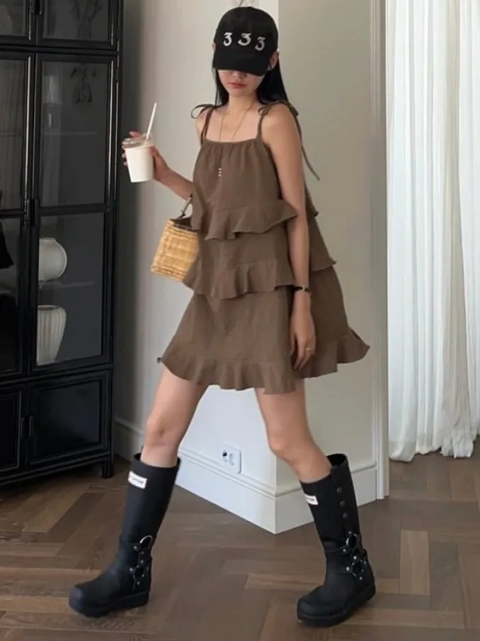 Verão lindo bolo plissado alça em camadas dr novo 2025 ele saia ele suéter feminino outro material 00%