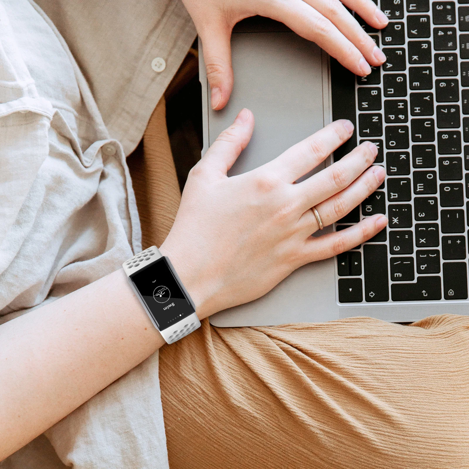 

Watch Case Shatter-resistant Protective Earth Tones Your with Minimal Design TPU Cover