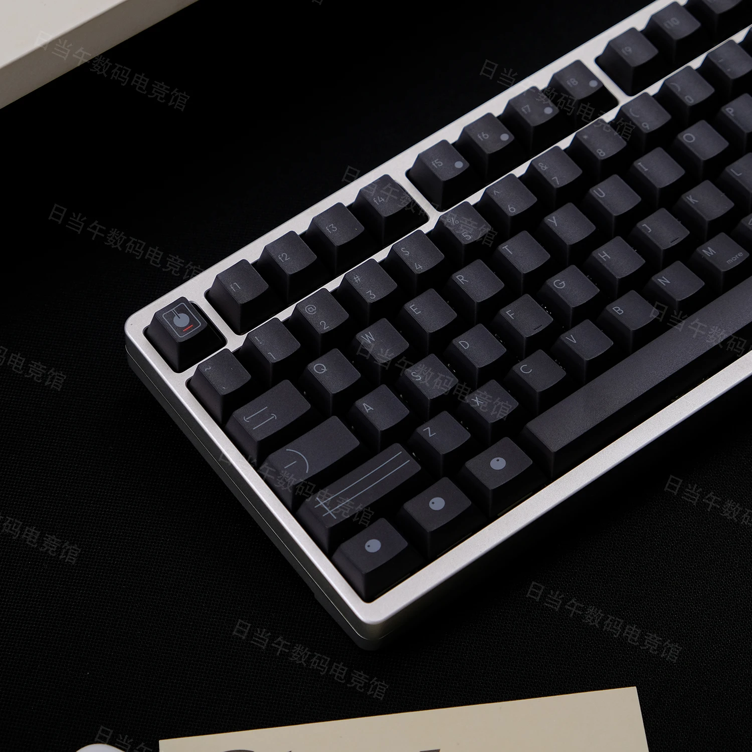 

Black and engraved original keycaps pbt five-sided sublimation mechanical keyboard customized full set