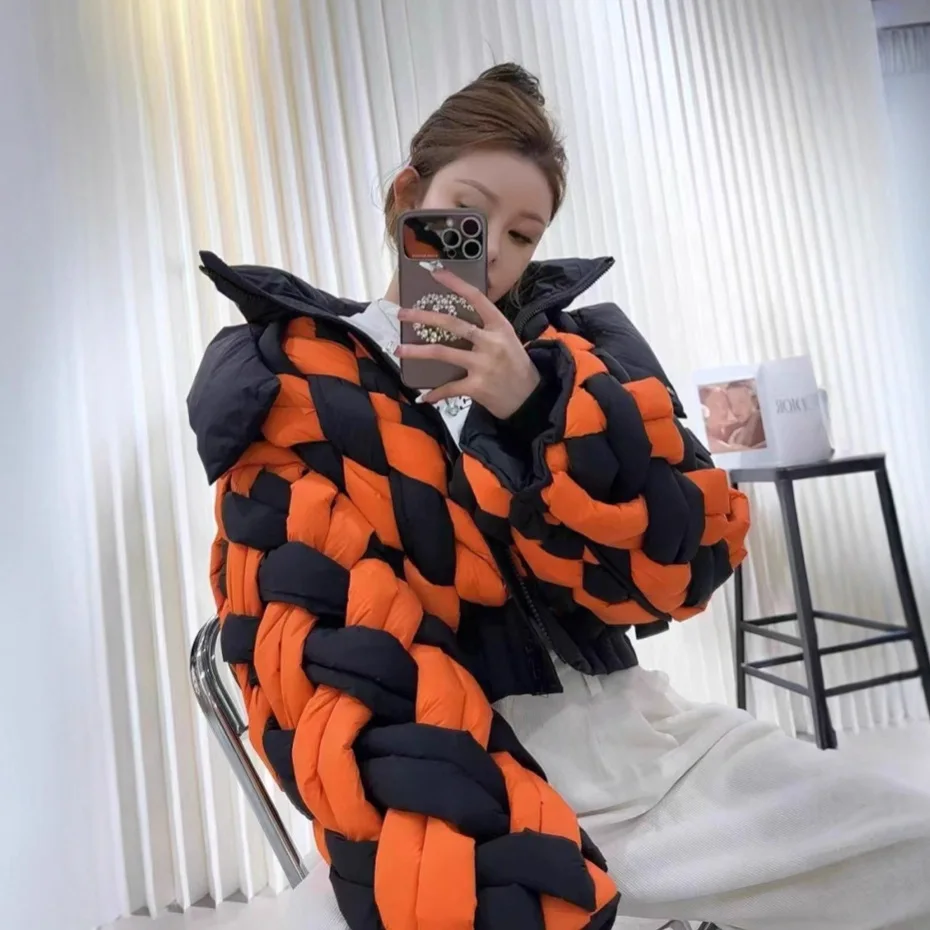 2025 Nuovo Inverno Patchwork 90% Piumino d'anatra bianca Donna Capispalla con cappuccio Cerniera femminile Cappotto corto trapuntato allentato