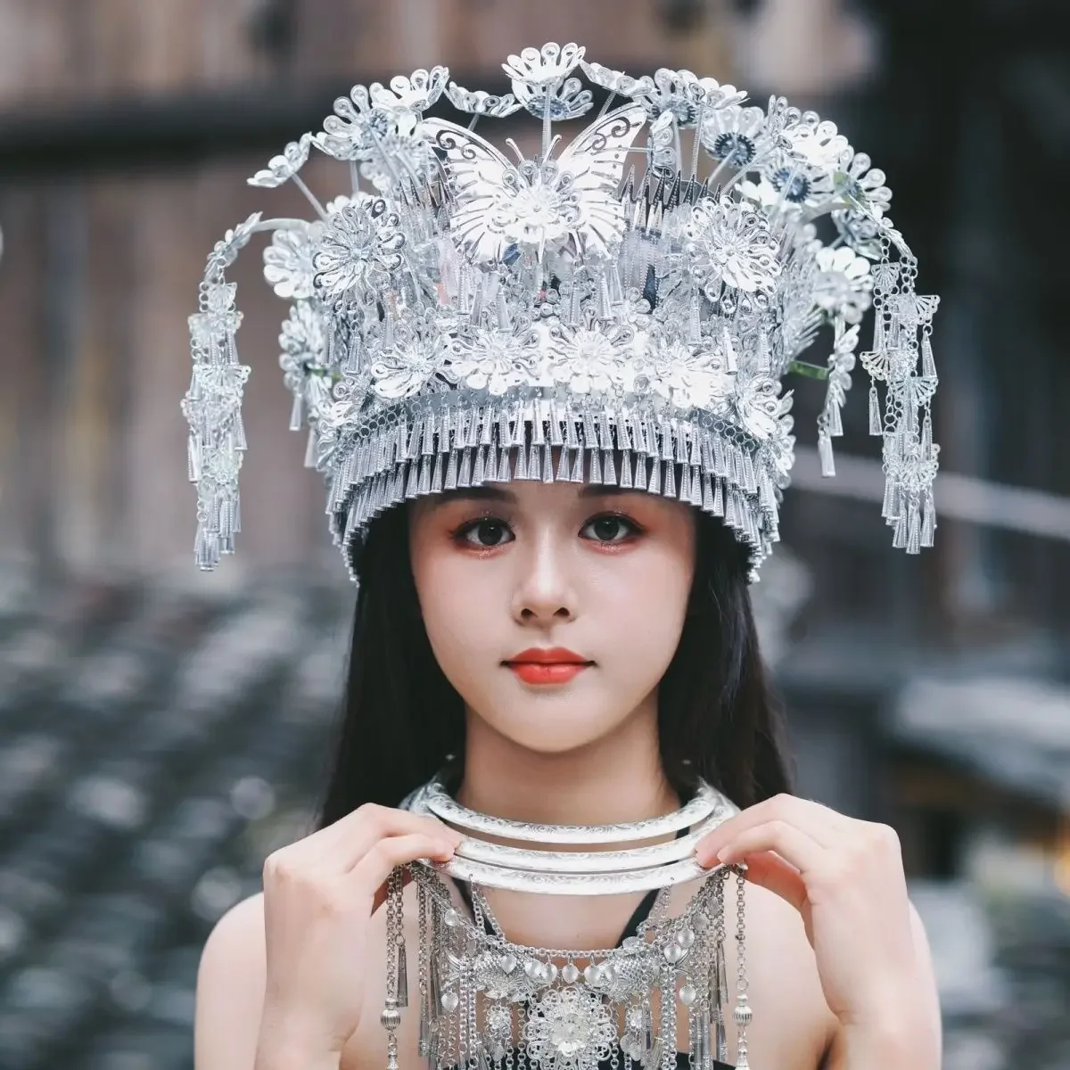 Nuovo copricapo di minoranza etnica Miao gioielli testa puntelli cappello Guangxi lega argento cappello di metallo copricapo di colore argento gioielli testa grande