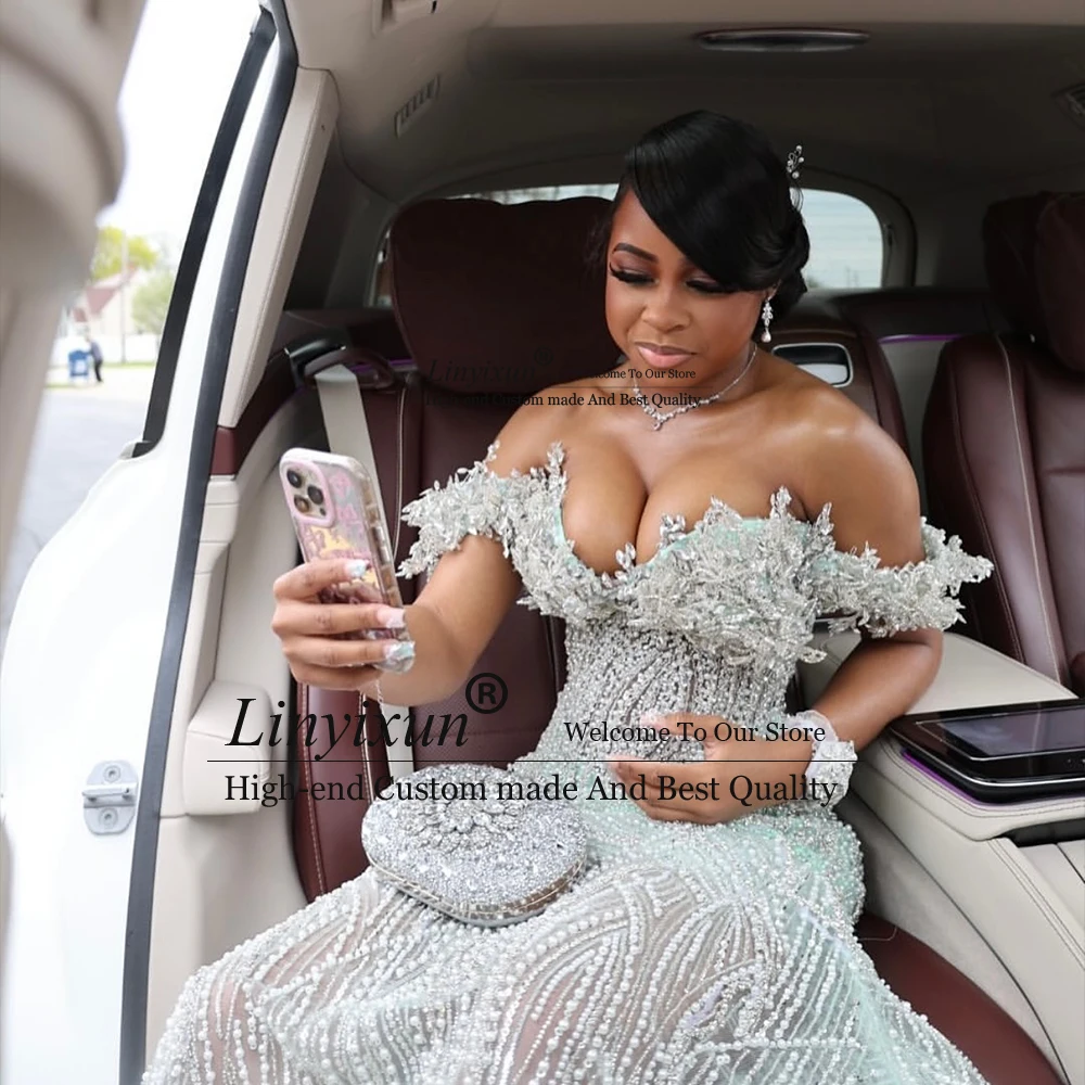 ชุดราตรีคริสตัลสุดเซ็กซี่สำหรับสาวผิวสี ประดับลูกปัด ดีไซน์ทรงเมอร์เมด สำหรับงานแต่งงาน งานเลี้ยง ออกแบบตามสั่ง แบบเปิดไหล่ vestidos formais